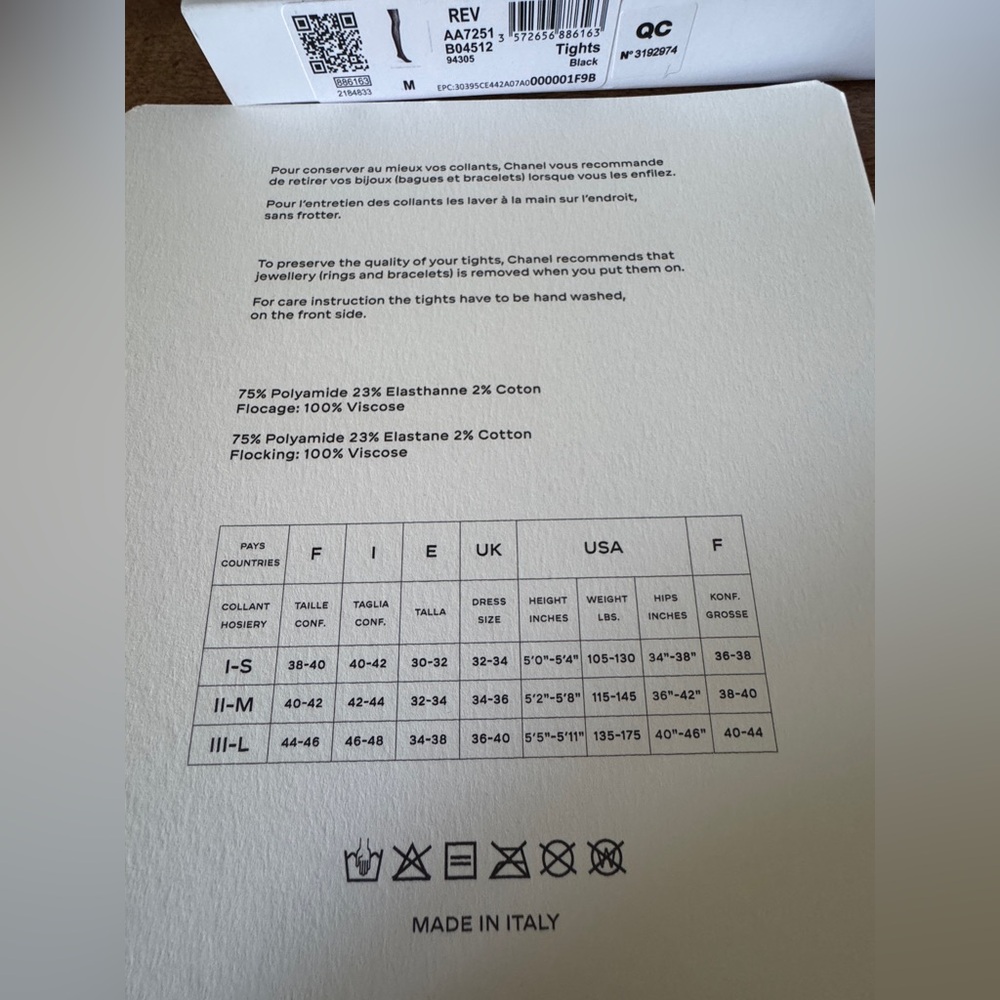 Authentic Chanel classic black CC tights size M BNIB - Picture 6 of 10